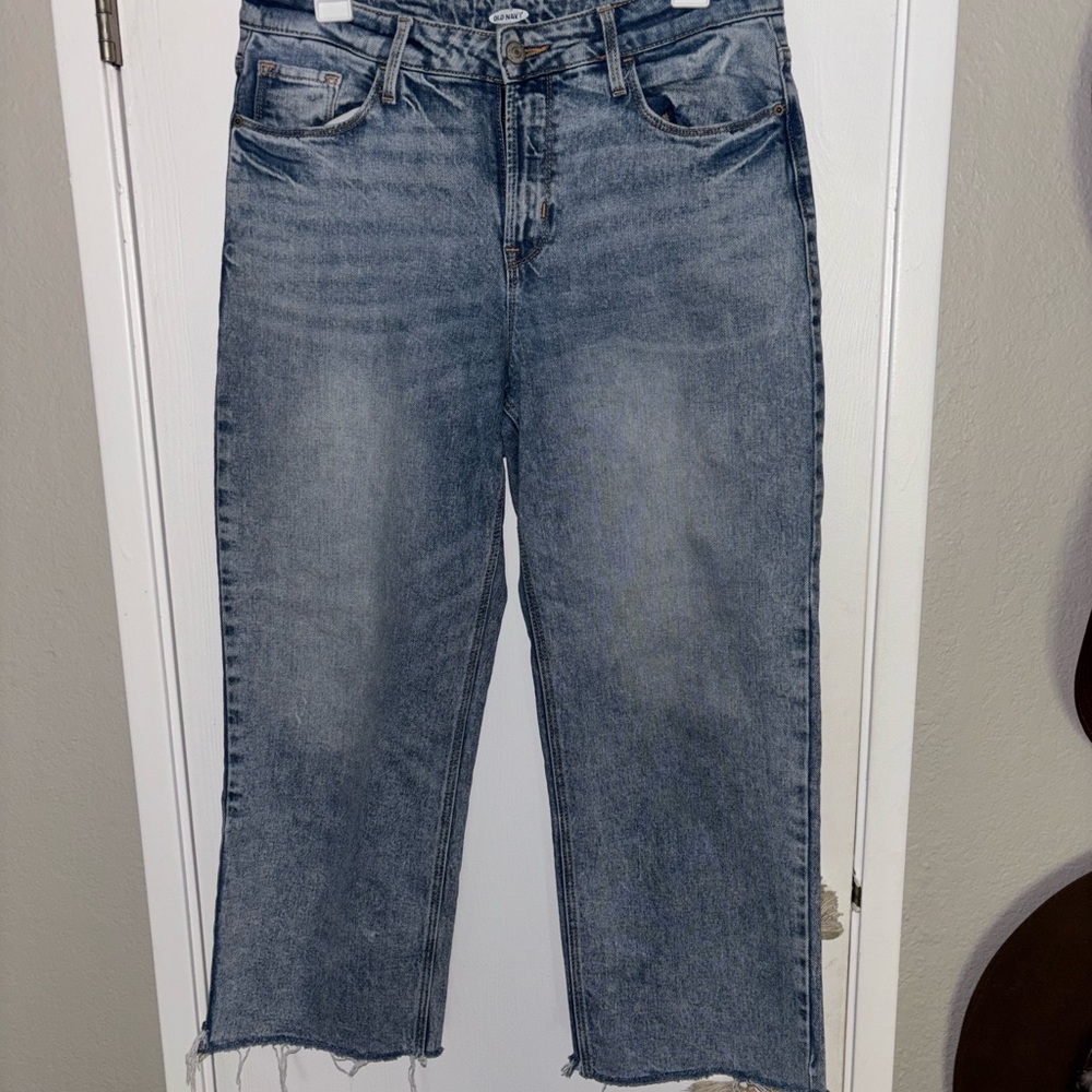 Old Navy Light Blue Cropped Jeans